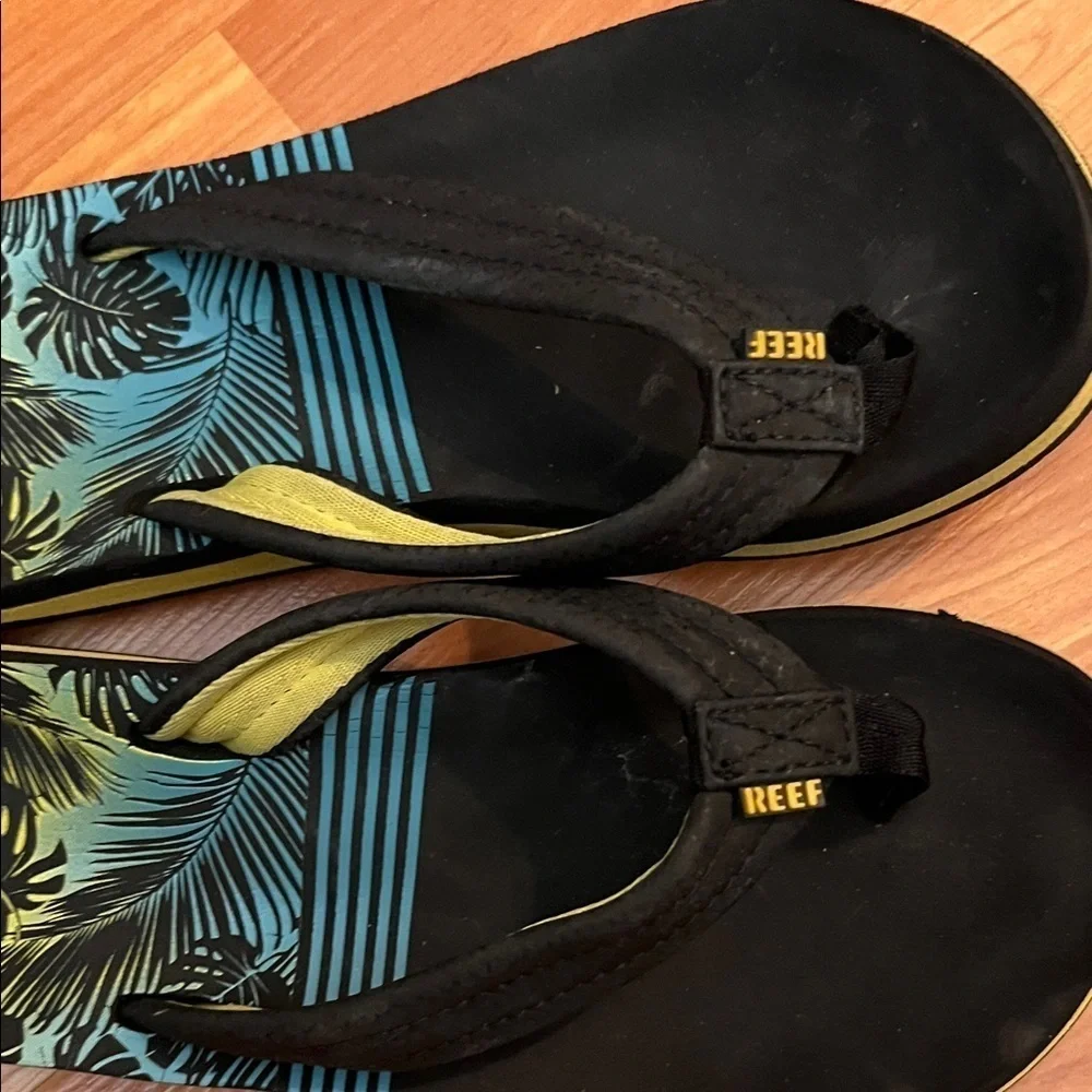 Reef Ahi Tropical Nights Flip Flop Sandals Kids Size 3